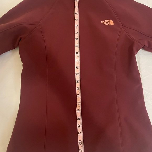 The north face women’s apex bionic jacket size small maroon/plum - Picture 9 of 9